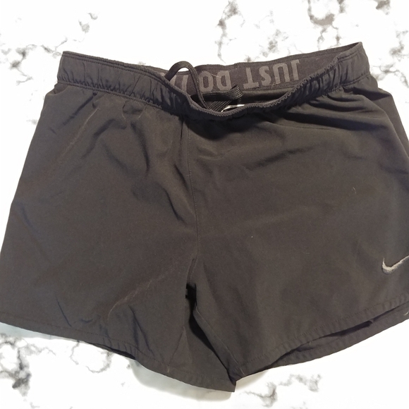 Nike running shorts - Picture 1 of 4